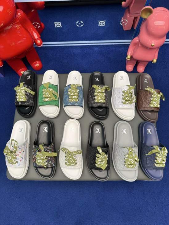 Picture of Louis Vuitton Slippers _SKULVSZ38-45jyq1001720